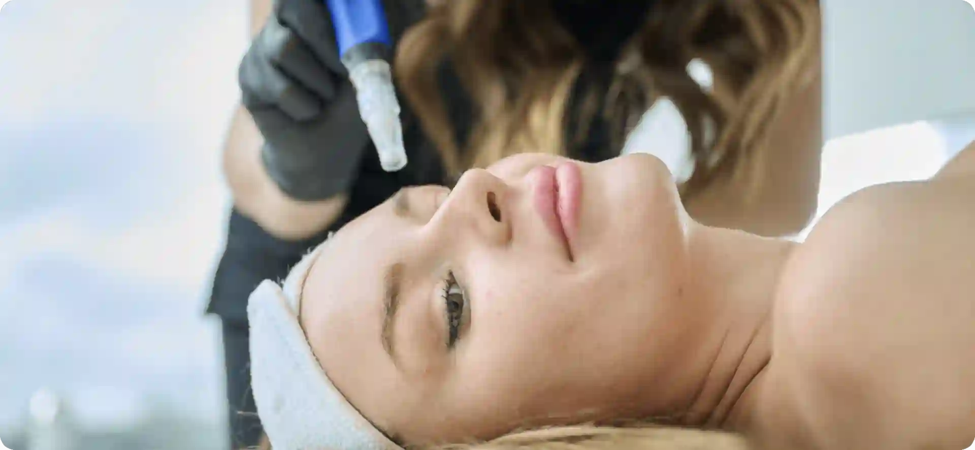 How Do Microneedles Trigger New Collagen and Elastin in Loose Skin Banbury?